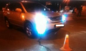 В Екатеринбурге водитель "Лексуса" сбил двух пешеходов